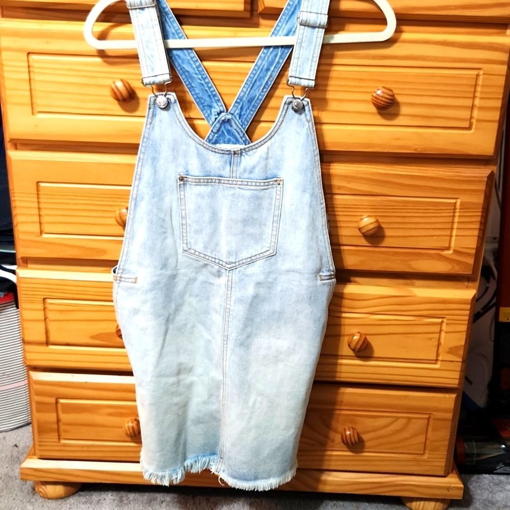Forever 21 Denim Overall Dress Women Raw Hem Light Blue Pockets size 24
